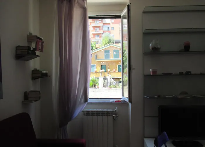 A.b Battistini Short Let's * Róma